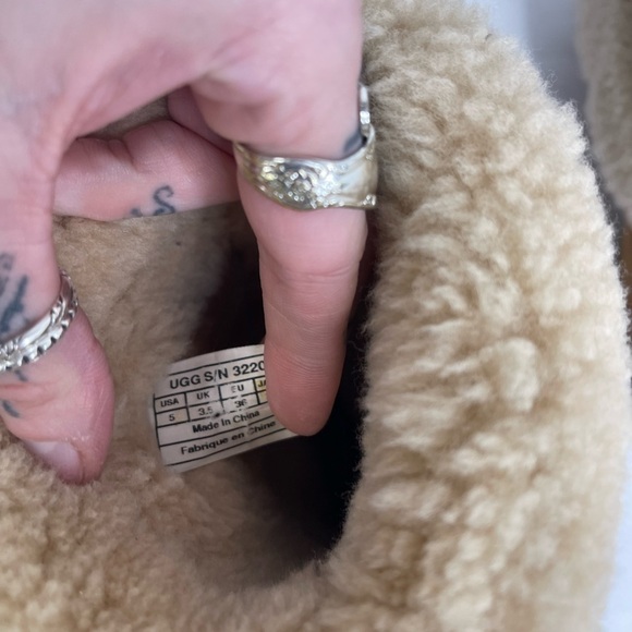 Uggs Boots (SB#1) - Picture 5 of 8